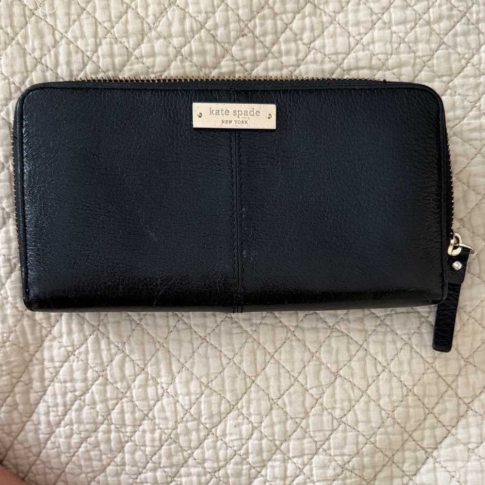 Kate Spade Black and Cream Wallet